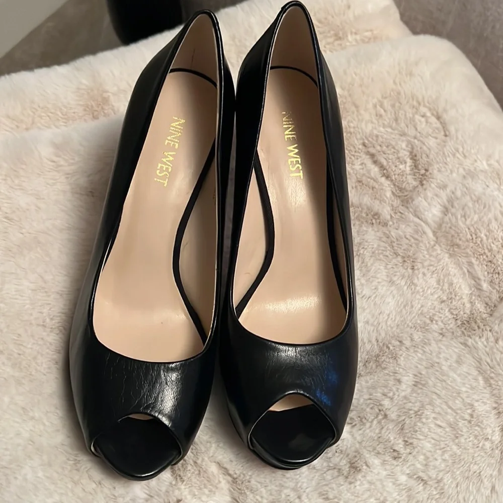 Black nine west peep toe heels - Picture 2 of 4